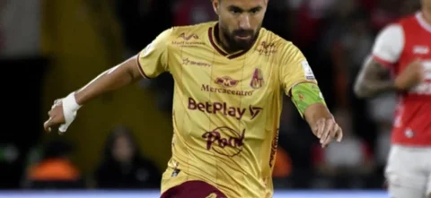 Juan Pablo Nieto buscó el gol para Tolima / VizzorImage / Luis Ramirez /