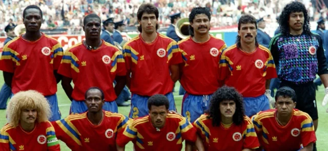 Hace 34 años fue el insólito saque de honor entre Hungría y Colombia / AFP