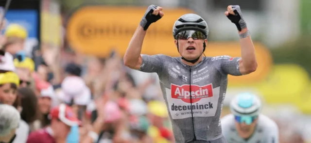 Jasper Philipsen se quedó con la etapa 13 - AFP