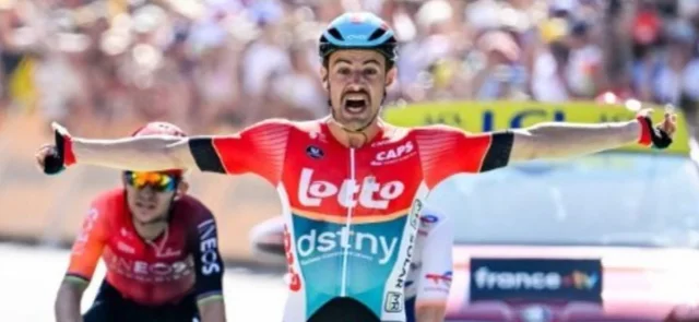 Victor Campenaerts se quedó con la victortia en la etapa 18 del Tour / AFP