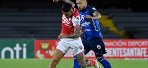 Agustín Rodríguez enfrenta a Israel Alba - VizzorImage