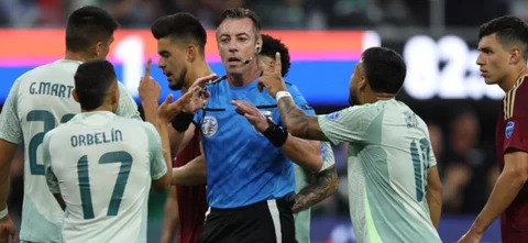 Un brasileño será el juez de la final Colombia vs. Argentina / AFP