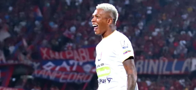 Billy Arce con la camiseta de Once Caldas - VizzorImage