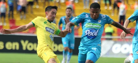 Fabián Sambueza se enfrenta a Kahiser Lenis - VizzorImage