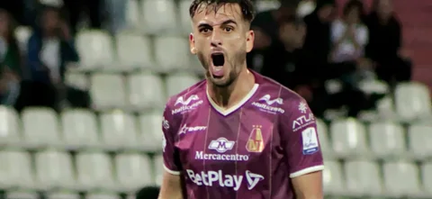 Facundo Boné - Delantero de Tolima - VizzorImage