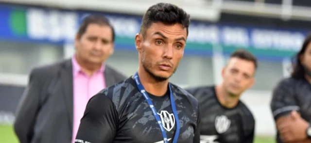 Lucas González - Entrenador colombiano - X: @cacc_sde