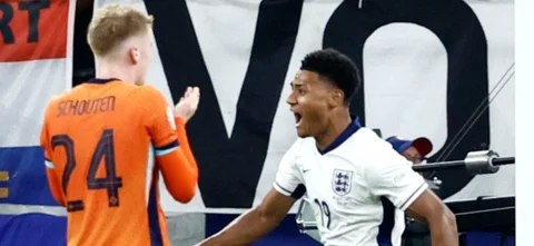 Ollie Watkins marcó el gol de la clasificación - AFP