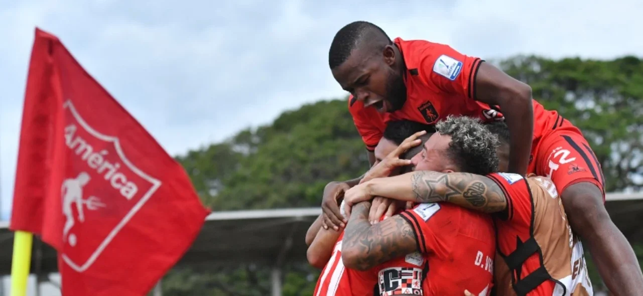 América de Cali busca sede para la Liga BetPlay - VizzorImage / Nelson Rio