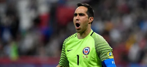 Claudio Bravo puso fin a su carrera profesional /Alexander Nemenov / AFP