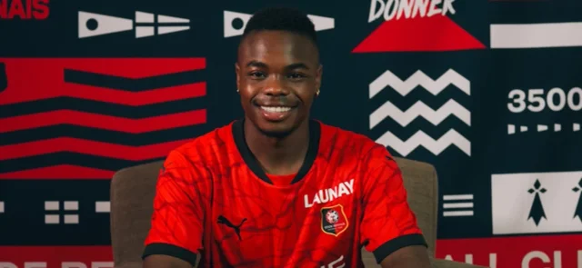 Carlos Gómez ya viste los colores de Rennes / Foto: @staderennais