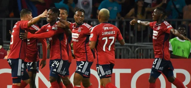 DIM visita a Palestino por los octavos de final de la Sudamericana / AFP