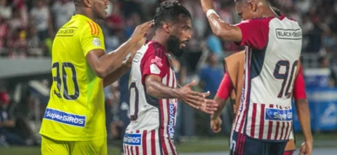 Junior venció a Fortaleza / vizzorimage