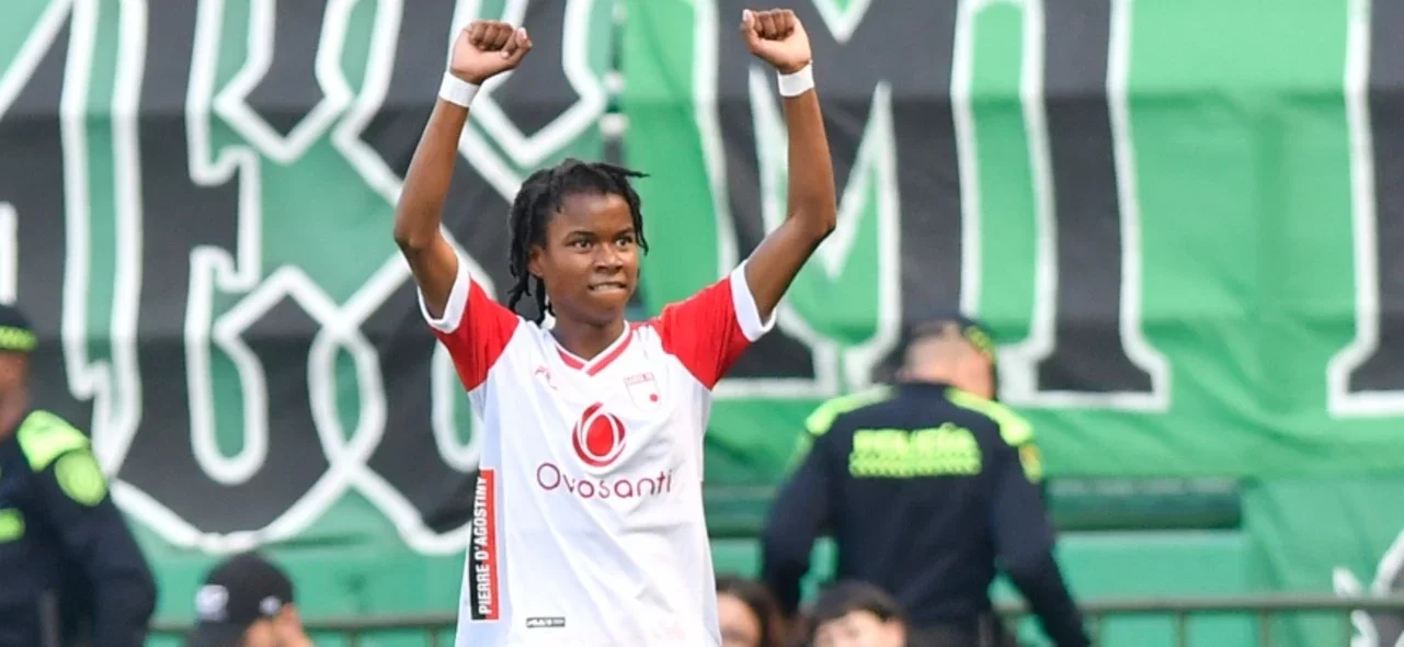 Karla Torres anotó un verdadero golazo en la final de la Liga Femenina / VizzorImage / Gabriel Aponte 