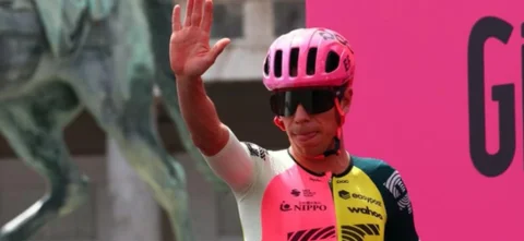 Rigoberto Urán se despide de La Vuelta a España / AFP