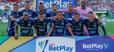 Boyacá Chicó quedó con un hombre menos en la primera parte contra Alianza F.C. / vizzorimage