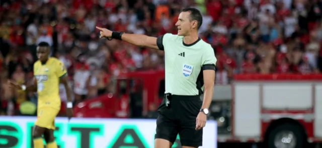 Wilmar Roldán, árbitro colombino - VizzorImage / Jaime Moreno