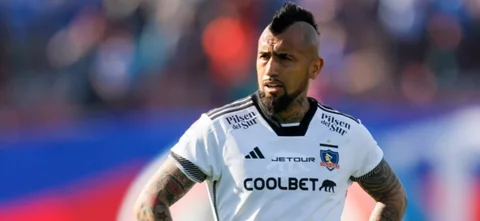 Arturo Vidal se enojó por el calendario de Junior / AFP