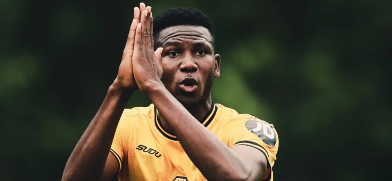 Yerson Mosquera debutó con Wolverhampton / Foto: @Wolves