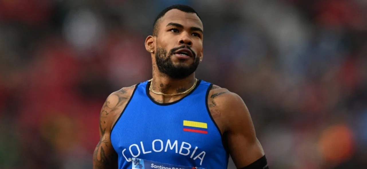 Anthony Zambrano entra en acción / AFP