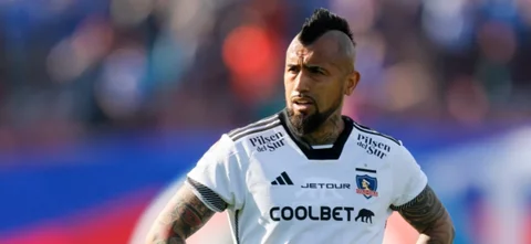 Arturo Vidal, referente de Colo Colo / AFP