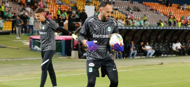 David Ospina tuvo salió por lesión en el juego vs. Águilas Doradas / VizzorImage / Donaldo Zuluaga