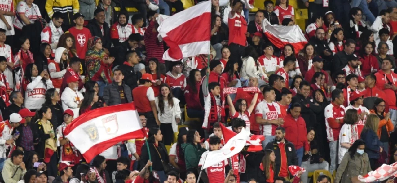 Hinchas de Santa Fe - VizzorImage