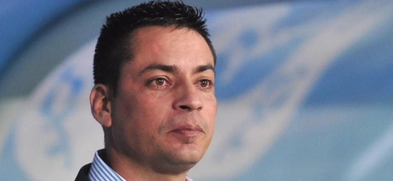 Héctor Cárdenas firmó por su nuevo equipo / Foto: Óscar Pérez