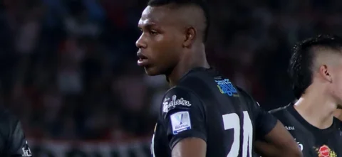 Jean Pestaña, defensor de Pereira - VizzorImage