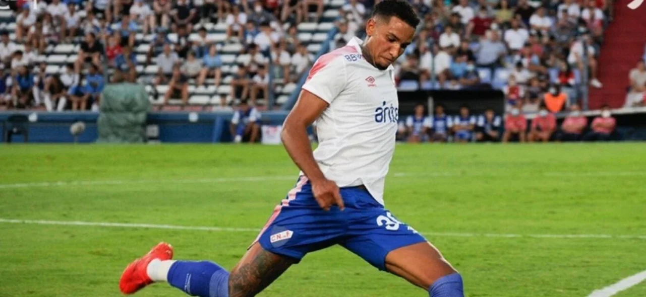 Juan Manuel Izquierdo, defensor de Nacional de Uruguay / AFP