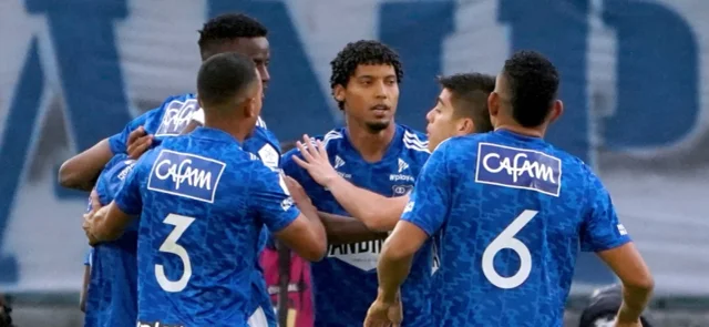 Jugadores de Millonarios - VizzorImage