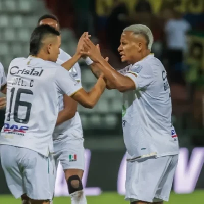 ¡Fiesta en Palogrande! Once Caldas derrotó a Bucaramanga y es líder