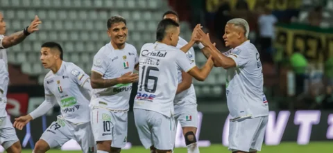 Once Caldas le remontó a Bucaramanga - VizzorImage