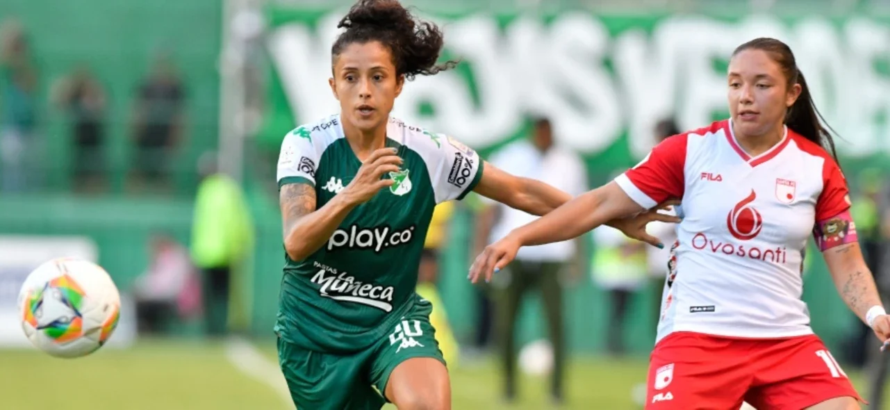 Paola García y María Reyes en la final Cali vs. Santa Fe - VizzorImage