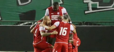 Santa Fe derrotó a Cali por la fecha 6 - VizzorImage