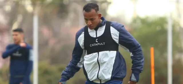 Sebastián Villa en entrenamiento con Rivadavia - X: @CSIRoficial