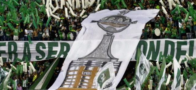 Tifo de Atlético Nacional sobre el título de Copa Libertadores - AFP
