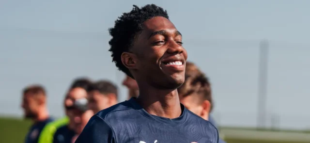 Yaser Asprilla porta la camiseta de Girona de España - X: @GironaFC