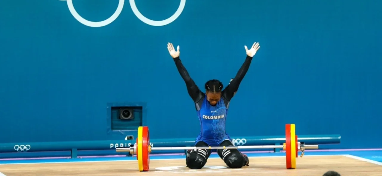 Yenny Álvarez quedó eliminada de la halterofilia en París 2024 - Comité Olímpico Colombiano