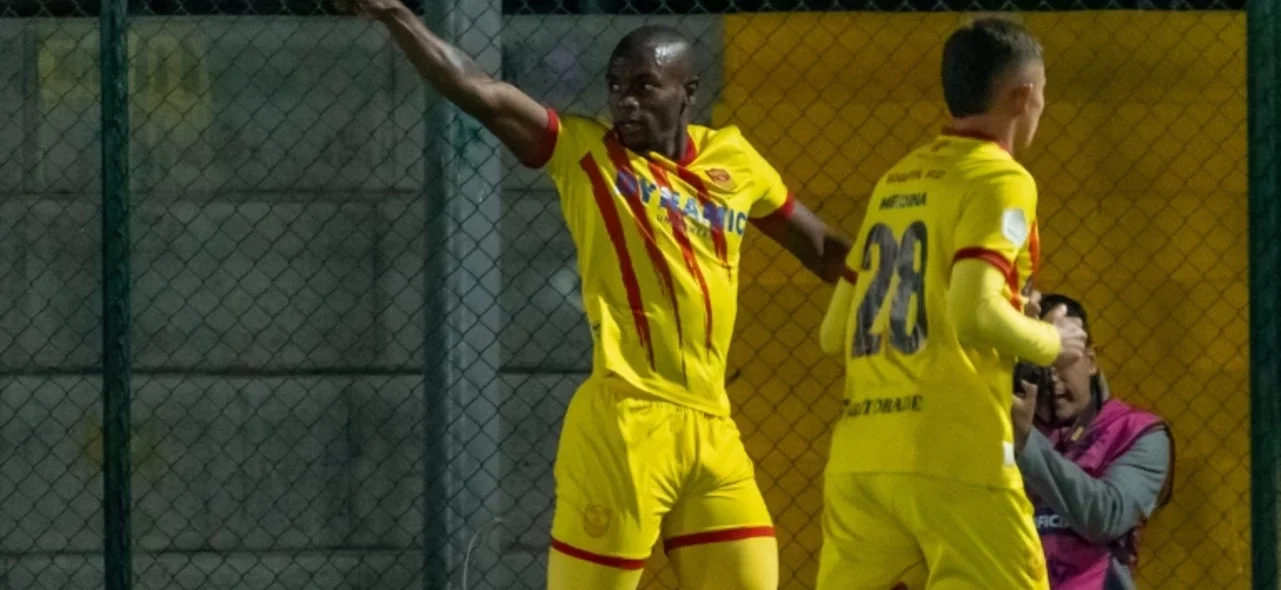 Victoria para Bogotá sobre Real Santander - VizzorImage / Leonardo Castañeda