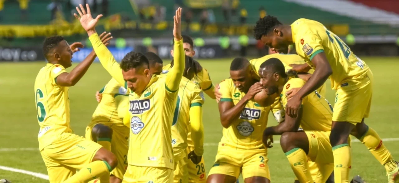 Atlético Bucaramanga hizo respetar su casa ante Atlético Nacional / VizzorImage / Edward Leguizamon