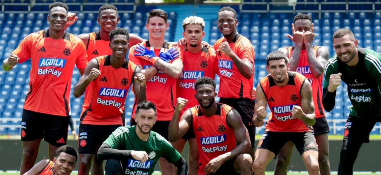 La selección Colombia podría ser sancionada por altercados entre aficionados /@FCFSeleccionCol