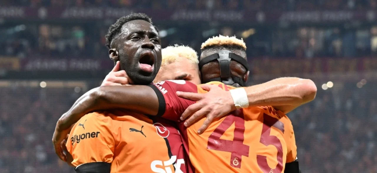 Davinson Sánchez se volvió protagonista en Galatasaray / AFP