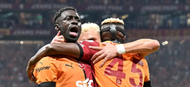 Davinson Sánchez se volvió protagonista en Galatasaray / AFP