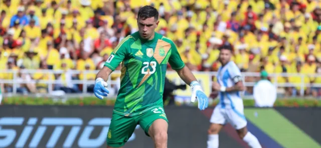 'Dibu' Martínez agredió a camarógrafo en Barranquilla. / VizzorImage.