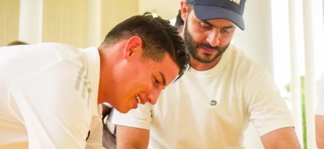 Gobernador de Córdoba entregó regalo a jugadores de la selección Colombia.