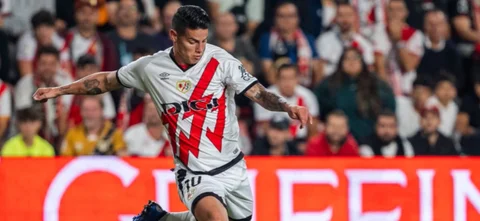 James Rodríguez fue inicialista por primera vez con Rayo Vallecano / AFP
