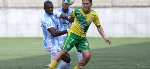 Empate sin goles entre Real Santander y Real Cartagena - VizzorImage / Andres Corzo