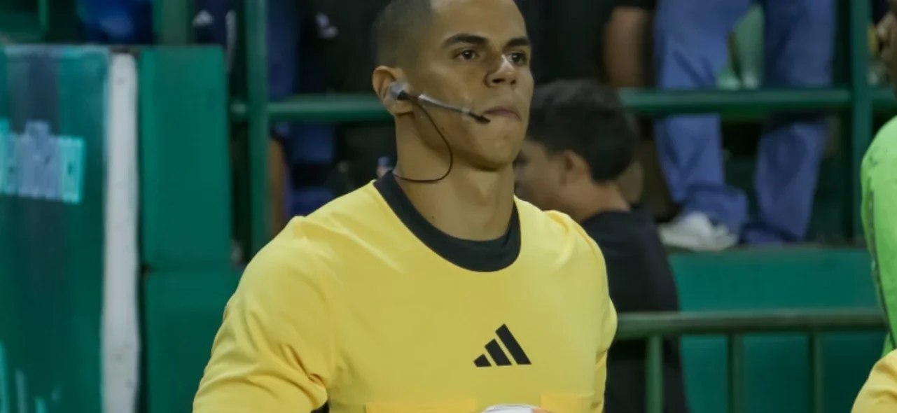 Alejandro Moncada, árbitro de Cali vs. Pasto - VizzorImage