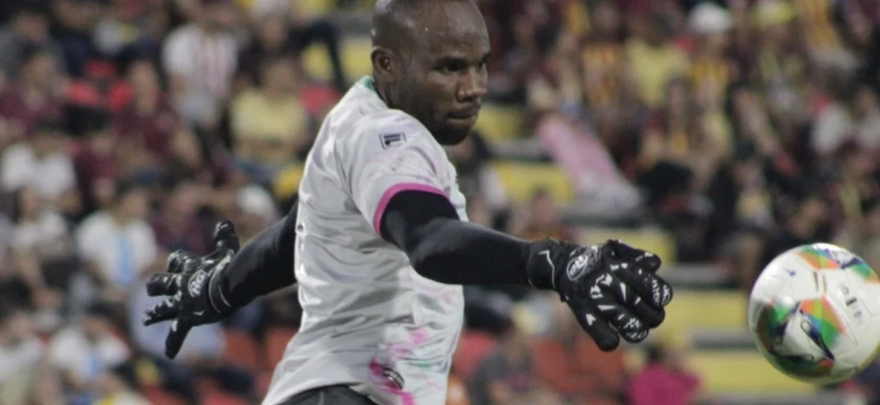 Andrés Mosquera Marmolejo - VizzorImage