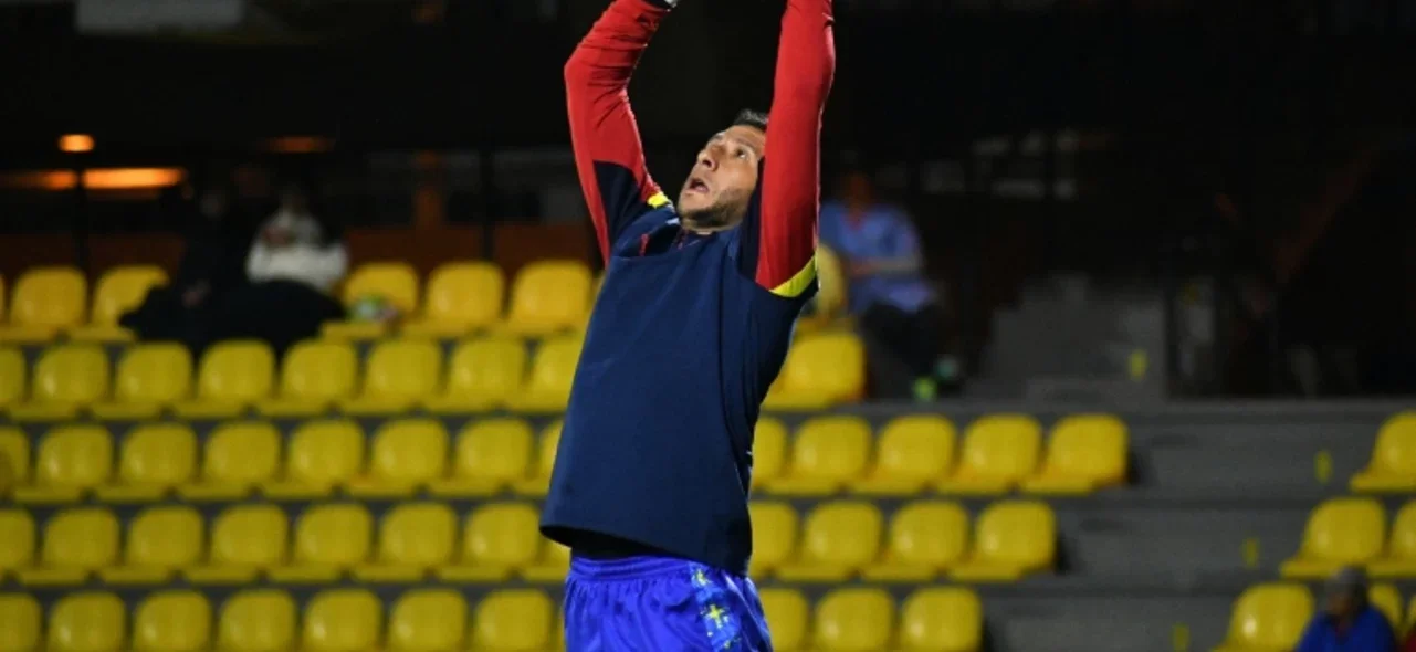 Diego Martínez evitó el gol de Medellín - VizzorImage
